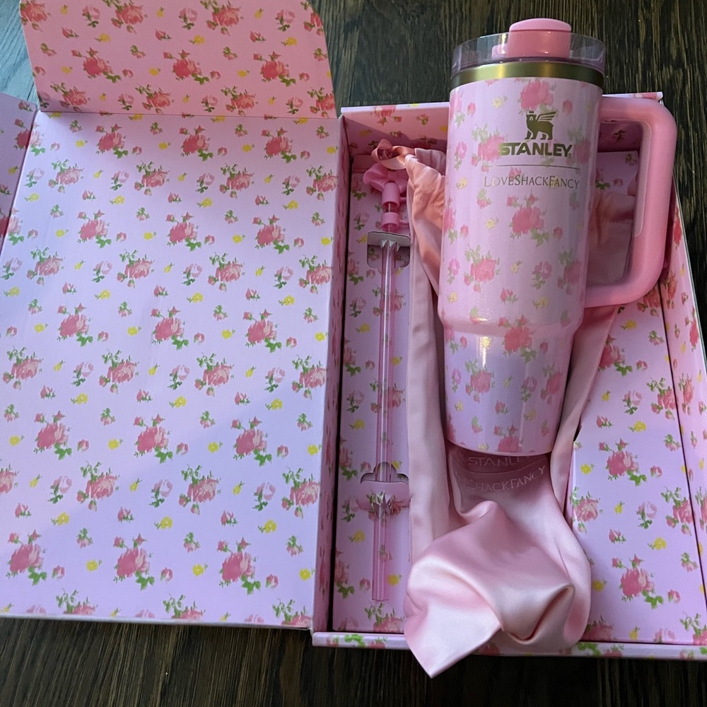Stanley X LoveShackFancy Quencher H2.O Flowstate Tumbler 30 oz